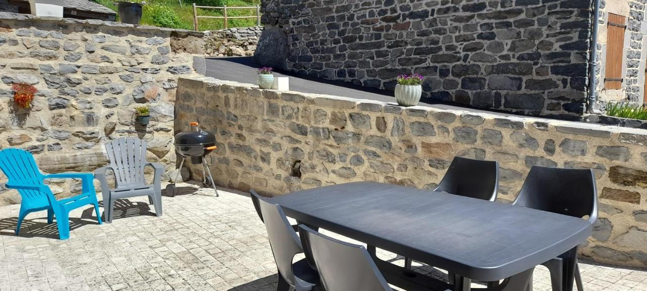 Appartement Chez Nave au pied du Meygal à Boussoulet Extérieur photo